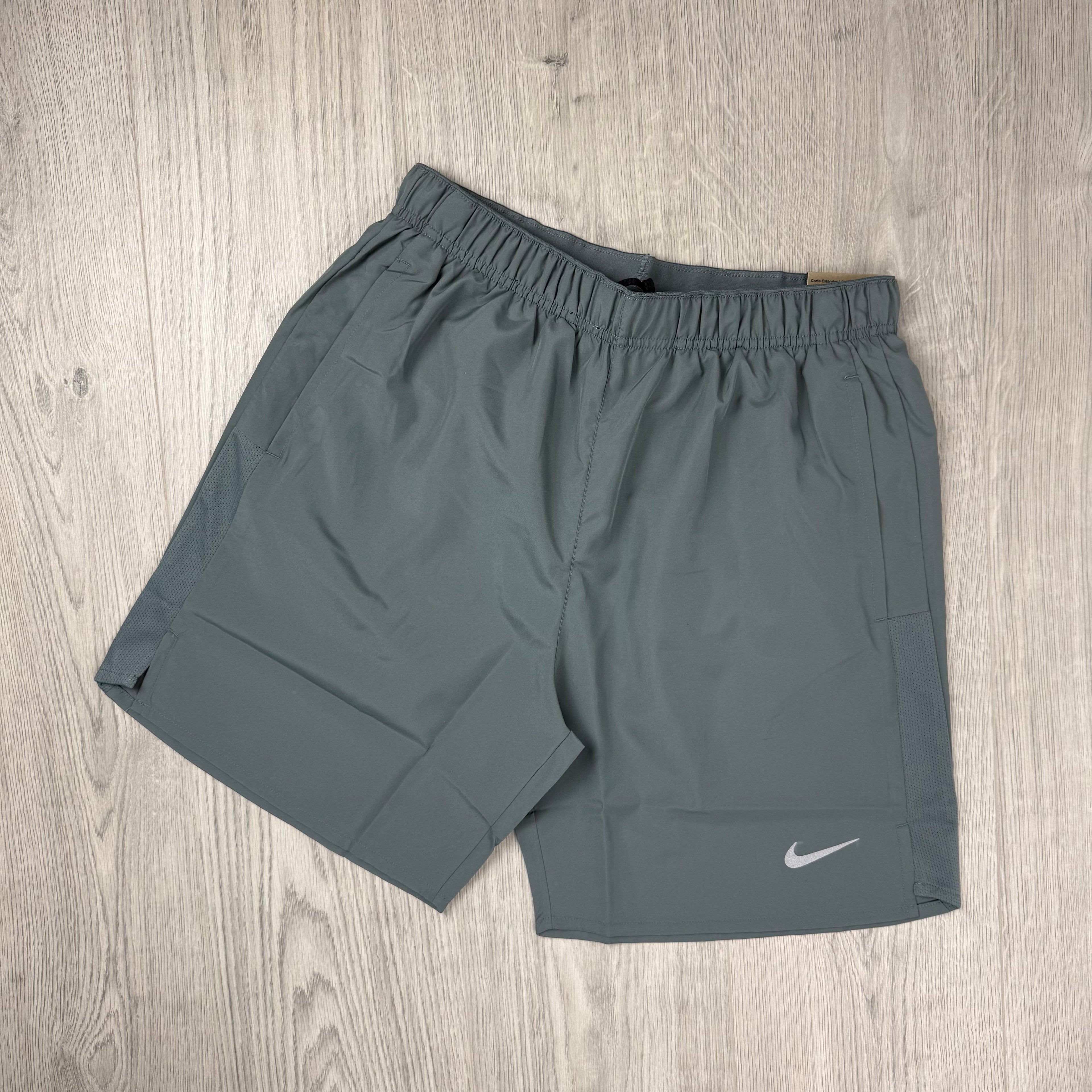 Nike 'Miler' Set - White/Smoke Grey